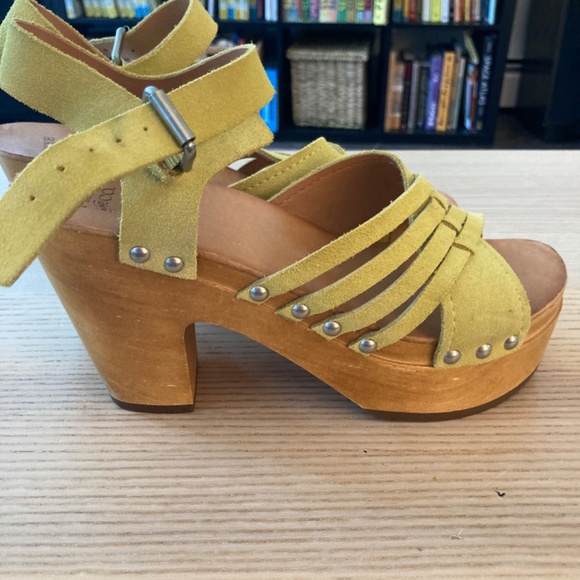 Frye Clogs - Picture 4 of 5